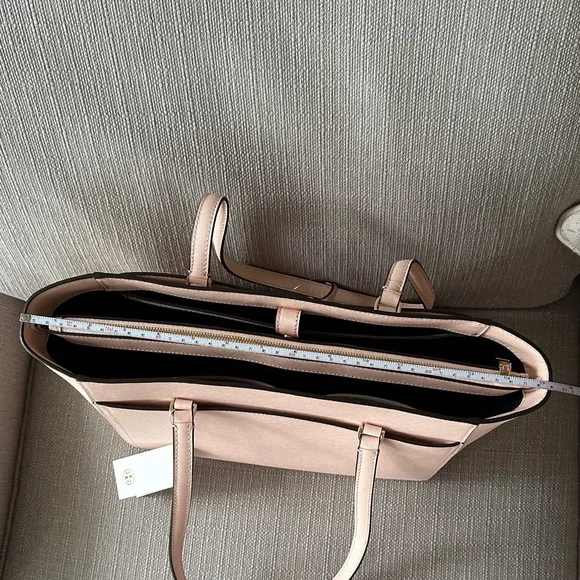 Tory Burch Robinson small Tote in pale apricot - Picture 12 of 14